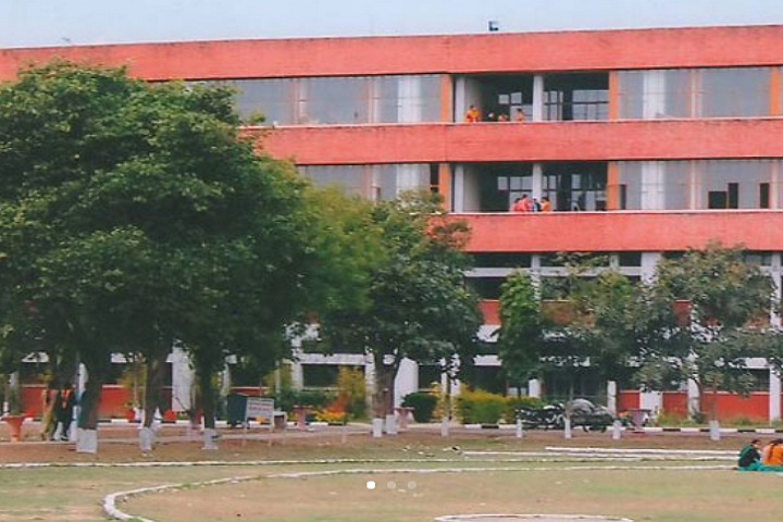 https://cache.careers360.mobi/media/colleges/social-media/media-gallery/6708/2020/11/24/Campus View of Government Polytechnic for Girls Patiala_Campus-View.jpg